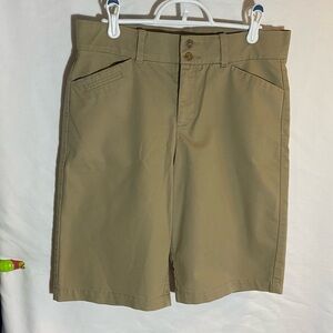 Dockers Tan Flat Front Shorts Casual Wear Women’s Size 8